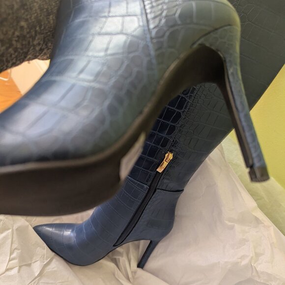 GUESS Faux Croc Leather Knee High Boots Cobalt Blue Sz6 - Picture 7 of 13